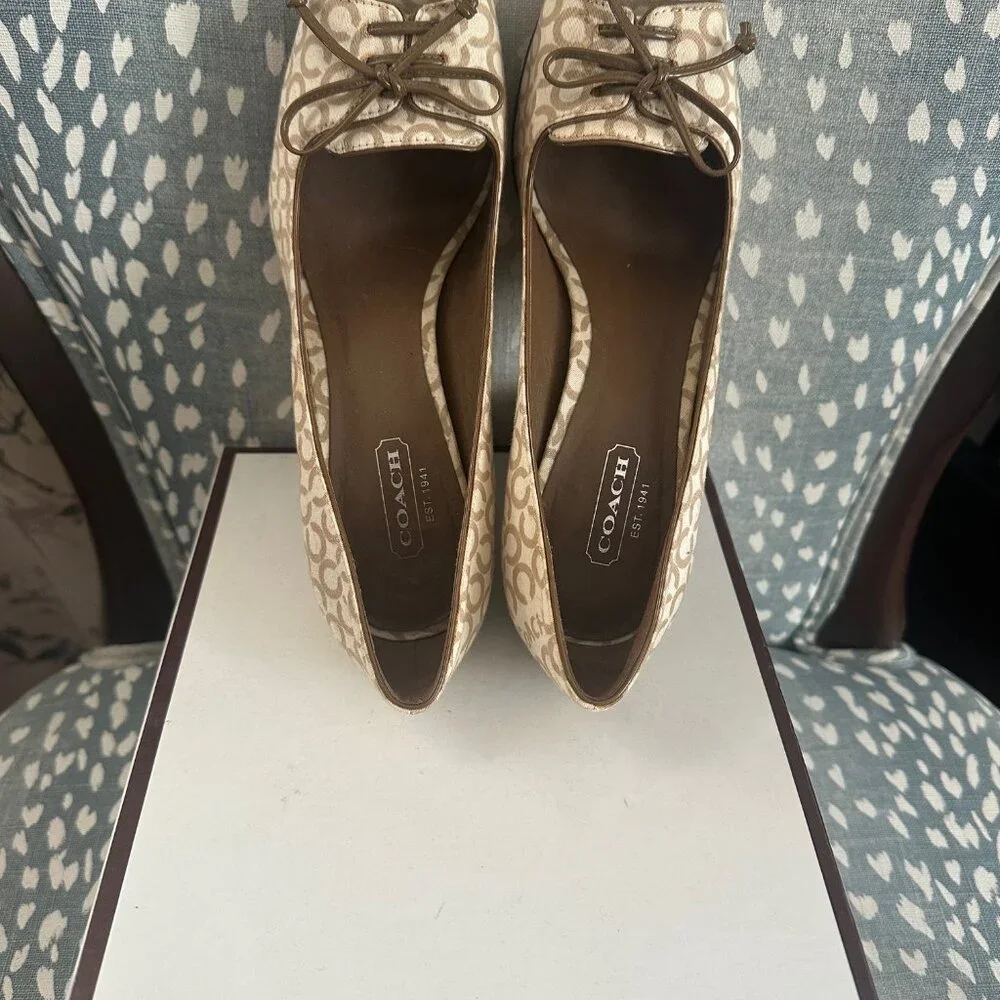 Coach Women’s “Corey” A3320 Open‑Toe Pumps – Size 5.5 - Picture 5 of 8